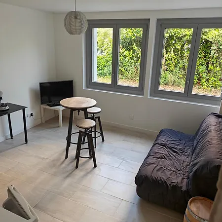 Equipe - Parking Apartment *